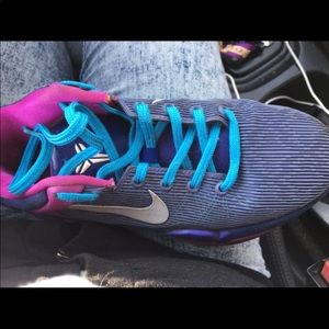 Kobe Bryant Nike Shoes size 4.5 Nike Zoom Kobe VII